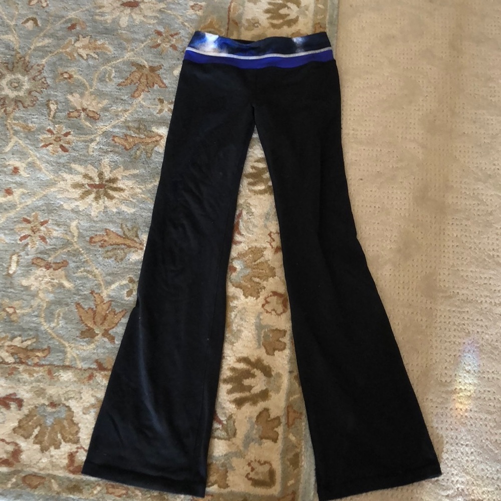 Lululemon black pants, reversible, size 6